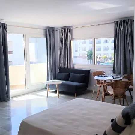 Puerto Marina Playa 베날마데나코스타